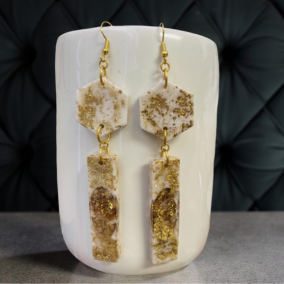 Gold and Cream Dangle Resin Earrings New - Picture 11 of 11